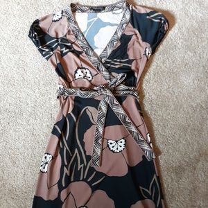 BCBGMaxAzria Dresses - BCBG Short Sleeve Dress BCBGMaxAzria Dresses - BCBG Short Sleeve Dress